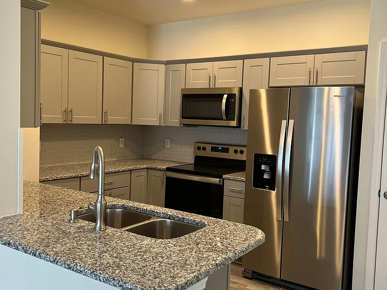 2607 Pennoak Way #H — Photo 3