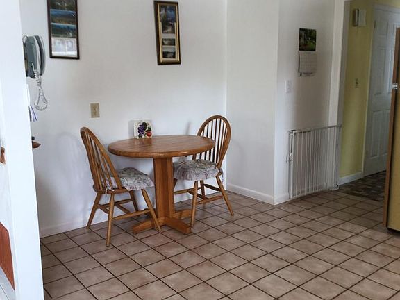 As you can see this is the eating area of the kitchen.