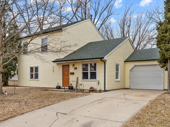 128 Fairview Ln, Streamwood, IL 60107