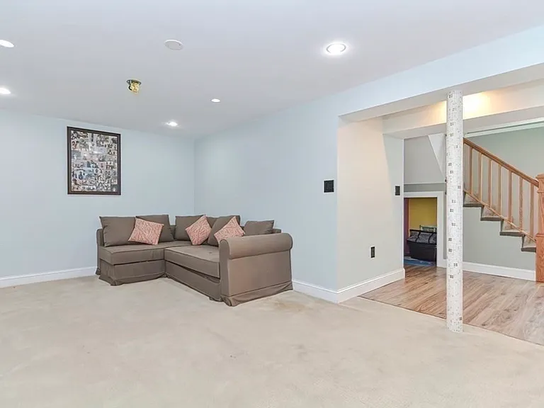 36 Alleyne St #1 — Photo 29