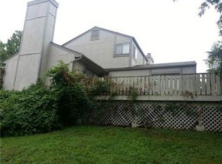 542 NW Valleybrook Rd, Blue Springs, MO 64014