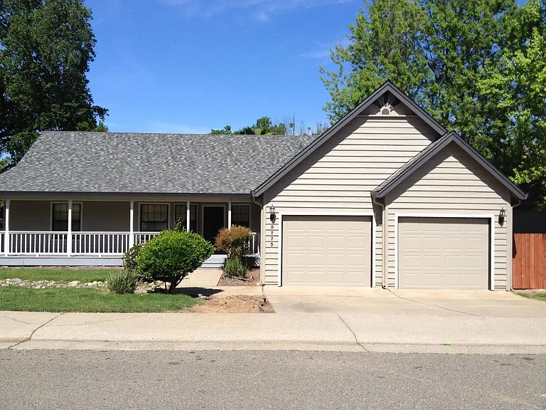 9225 Mott Ct — Photo 2