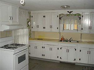 4th image of 36 Marvin St