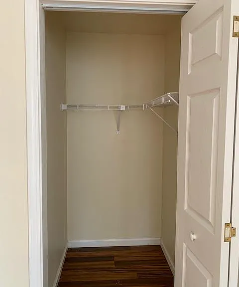 971 Bennington Dr — Photo 3