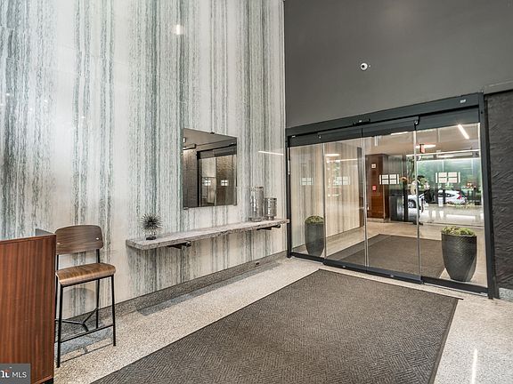 5th image of 604 S Washington Sq APT 3117