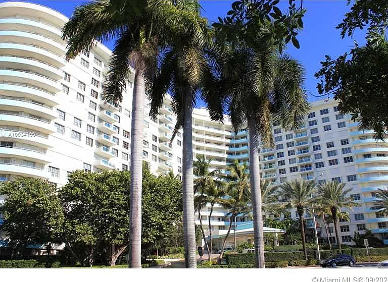 5161 Collins Ave #806 — Photo 37