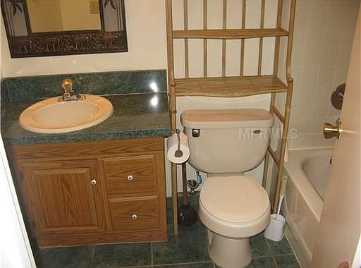 5th image of 8889 Valencia Gardens Dr