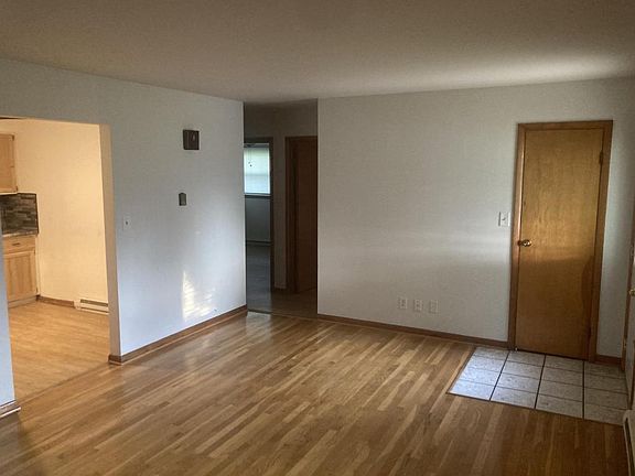 5th image of 805 N 3rd St