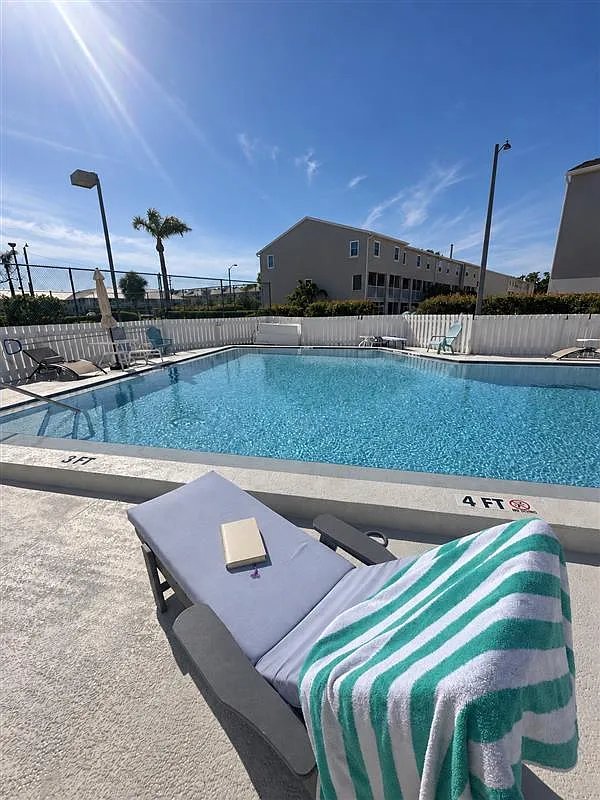 2 bed, 900 sqft, $4,250 — Photo 3