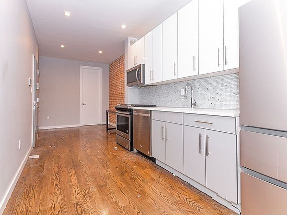 3rd image of 257 Linden St APT 2L