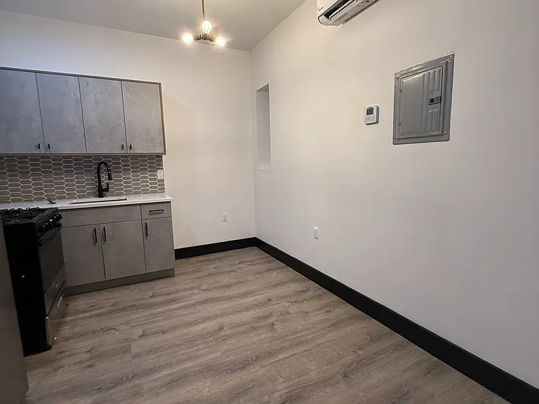 11 Thomas St #B2 — Photo 3