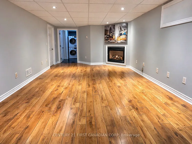 568 Creston Ave #LOWER — Photo 7