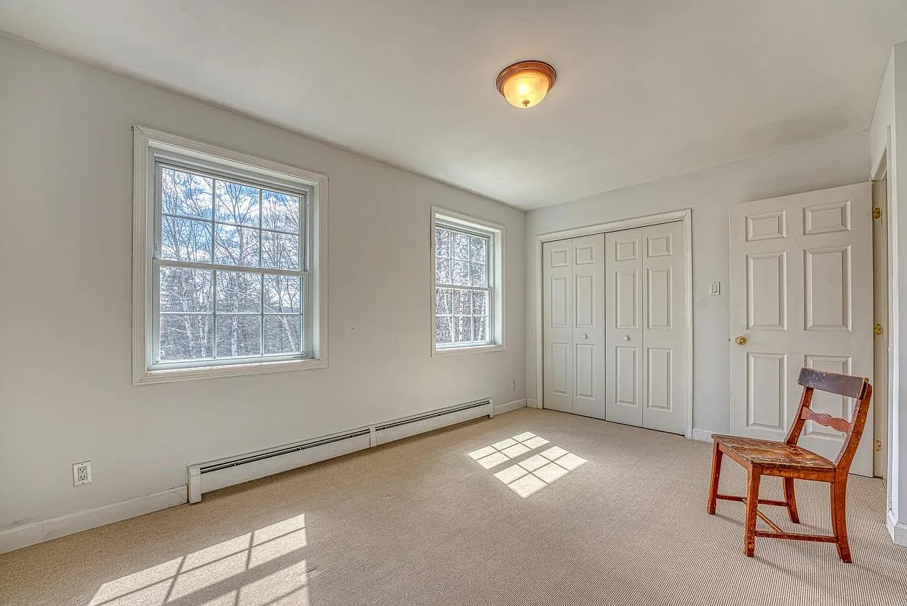 3 bed, 2.5 bath, 2200 sqft, $1,325 — Photo 3