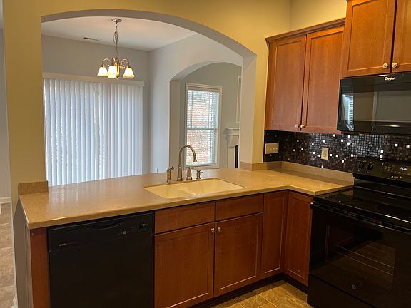 4th image of 3121 Groveshire Dr