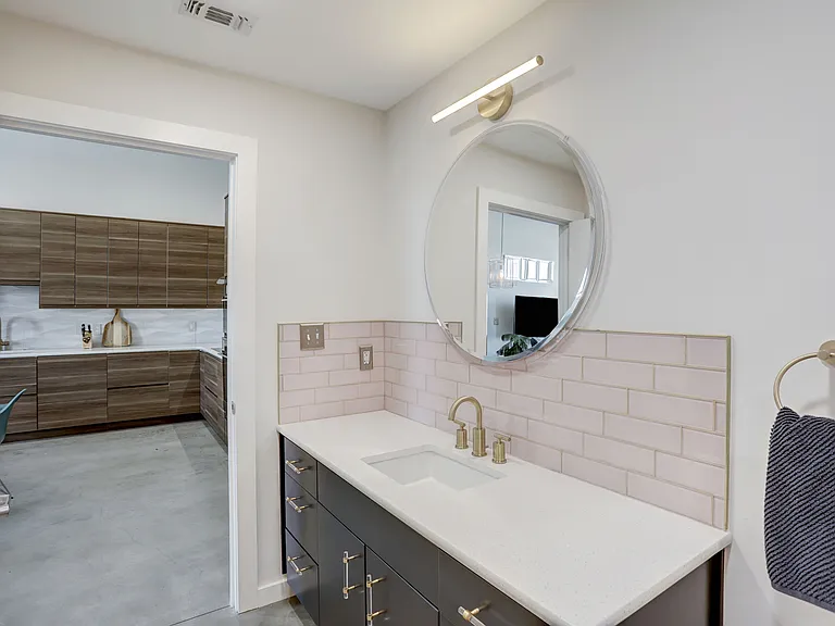 2124 E 6th St #412 — Photo 12