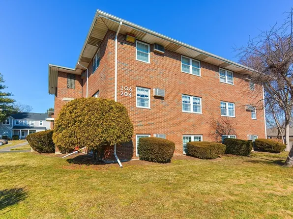 206 Rock St APT M7, Norwood, MA 02062