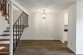 3 bed, 2.0 bath, 1212 sqft, $2,000 — Photo 2