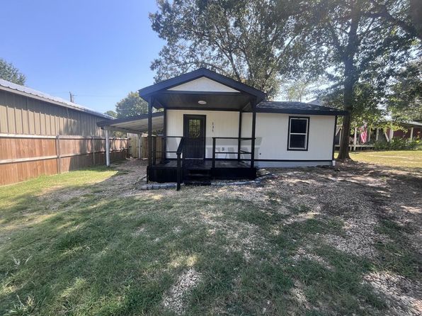 135 Baywood Blvd