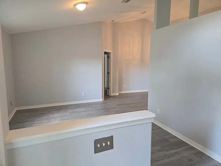 292 Carmel Dr — Photo 5
