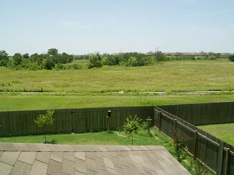 17208 Bridgefarmer Blvd — Photo 2
