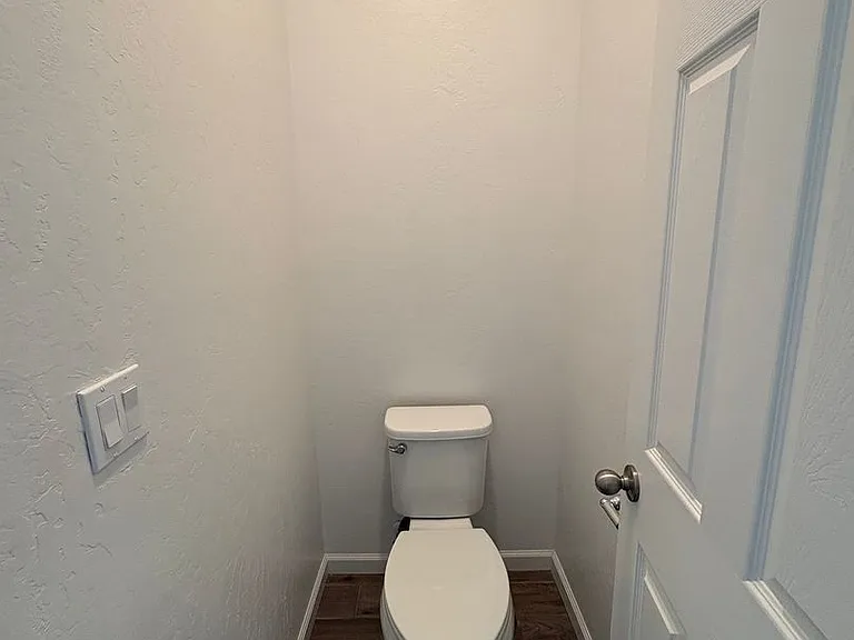1620 W Porter Ave — Photo 17