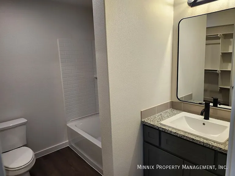 2304 Corpus Ave — Photo 5
