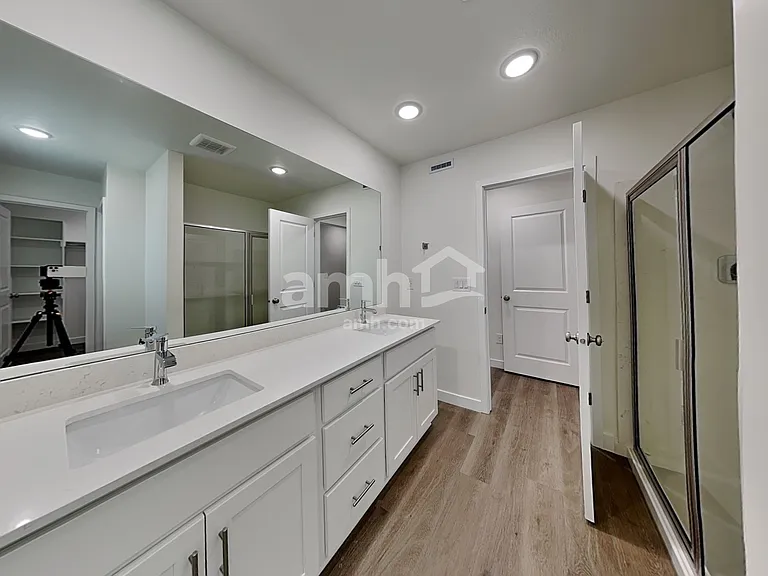 1284 W Mahogany St — Photo 11