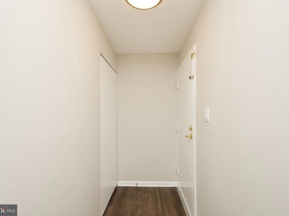 2nd image of 2862 Dover Ln Suite 302