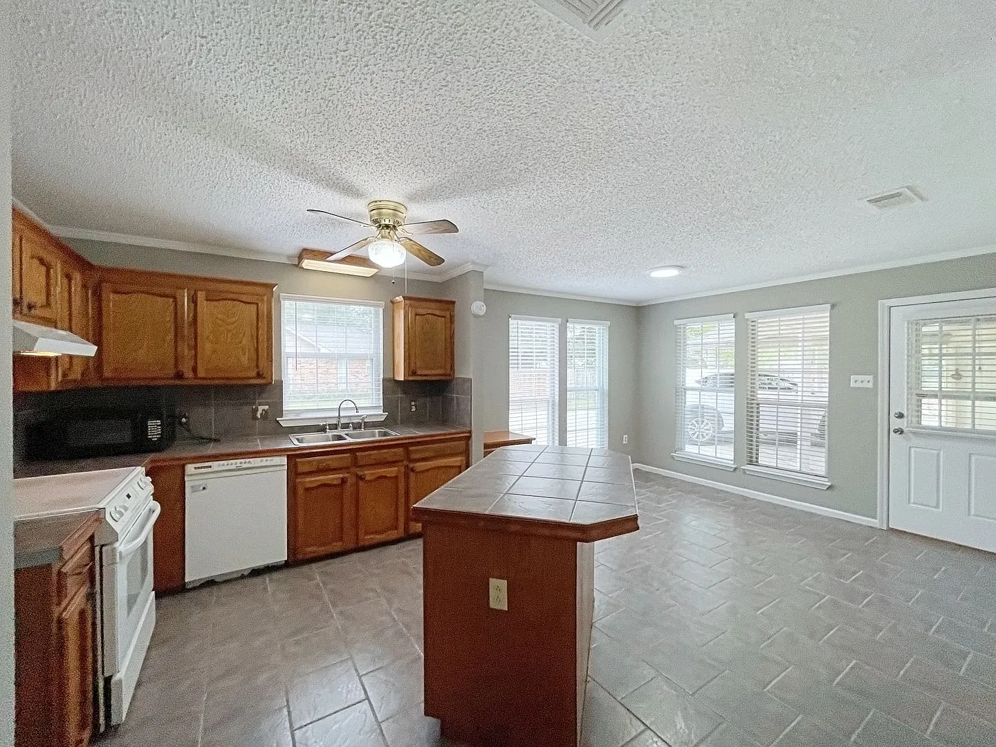 3 Bedroom House in Ascension Parish — Photo 3