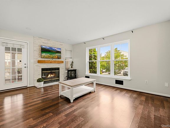 5th image of 21 Taconic Street