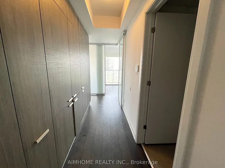 50 Charles St E #2801 — Photo 4