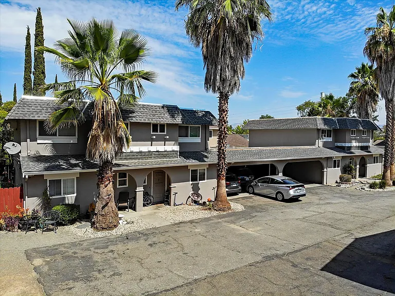 835 Palomino Dr #2 — Photo 17