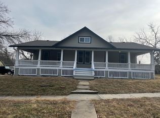 107 NE Elm St #A, Lees Summit, MO 64063