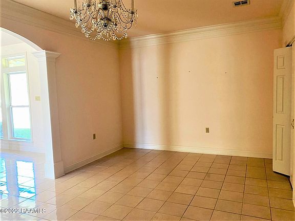 5th image of 8838 Oak Creek Ln