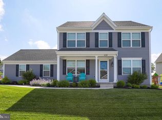 429 Joy Cir, Leola, PA 17540