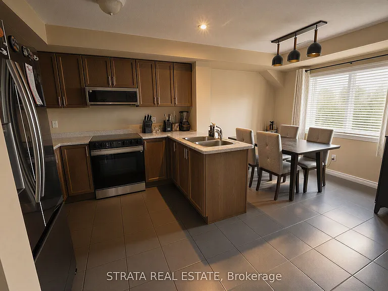 628A Woodlawn Rd E — Photo 6