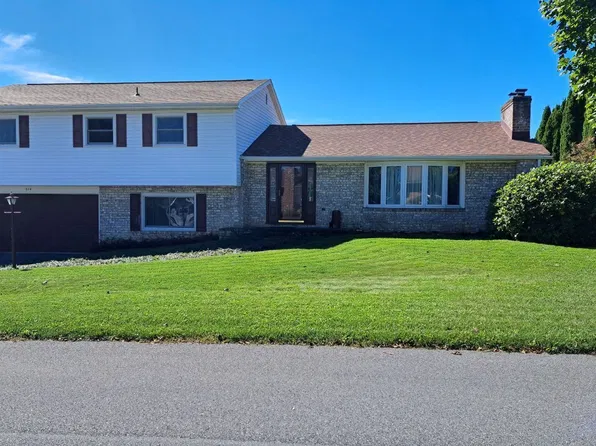 214 Harvest Ln, Chambersburg, PA 17202