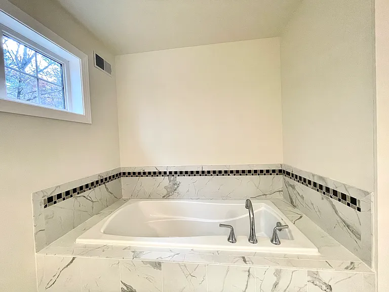 11 Poplar Dr #A — Photo 15