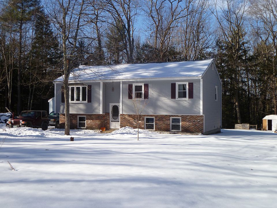 2nd image of 21 Woodbound Rd
