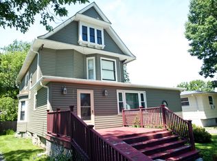 9615 Illinois St, Hebron, IL 60034