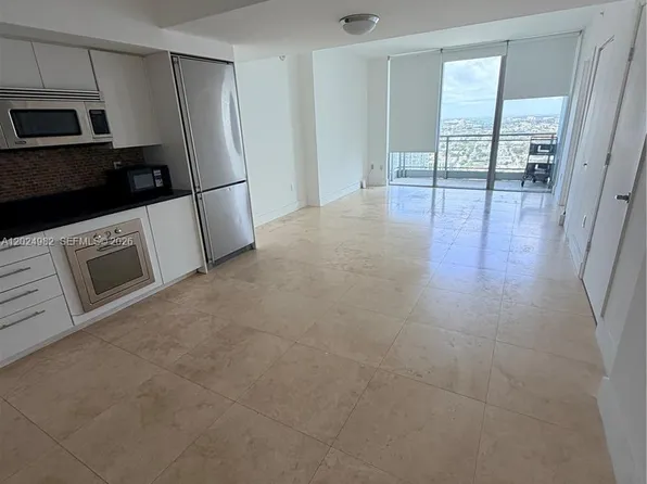 92 SW 3rd St APT 3909, Miami, FL 33130