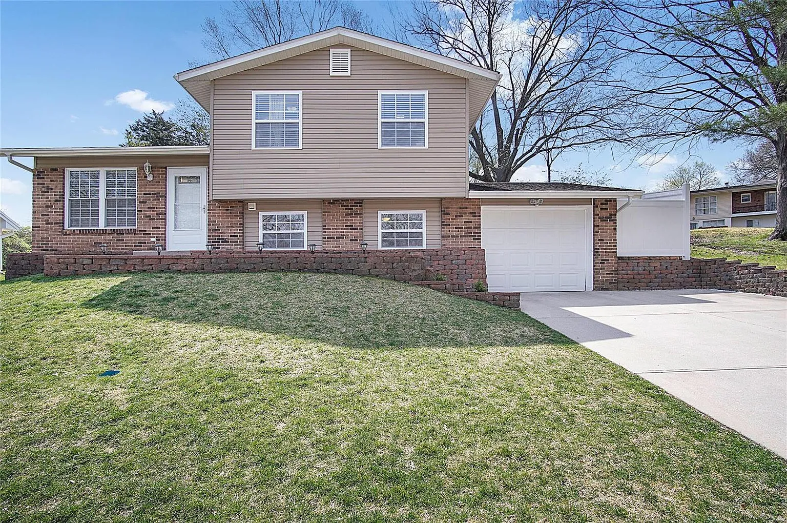 2734 Creekwood Manor Ln photo 1
