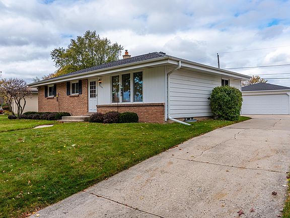 2nd image of 2244 W Sycamore Ave