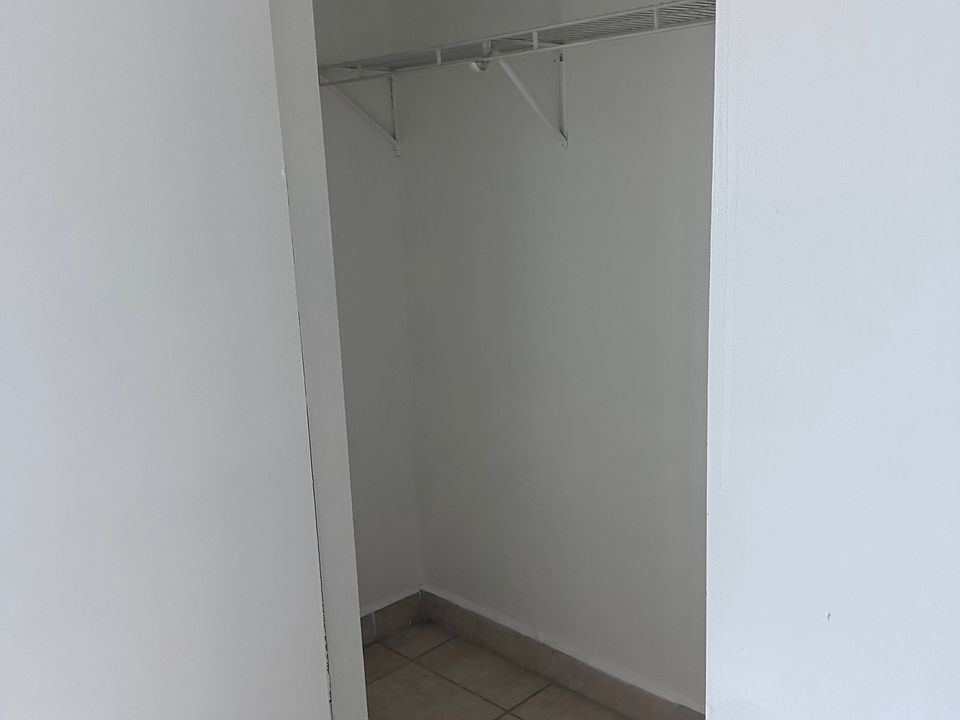 1st image of 518 NW 10th St #2