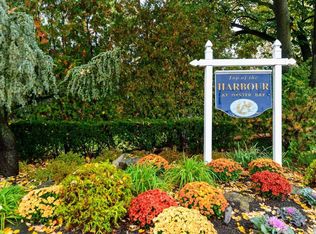 2 Anchorage Ln APT 5A, Oyster Bay, NY 11771