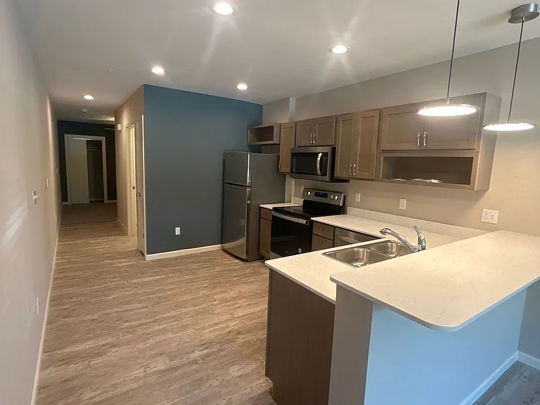 Plaza 93 Apartments — Photo 15