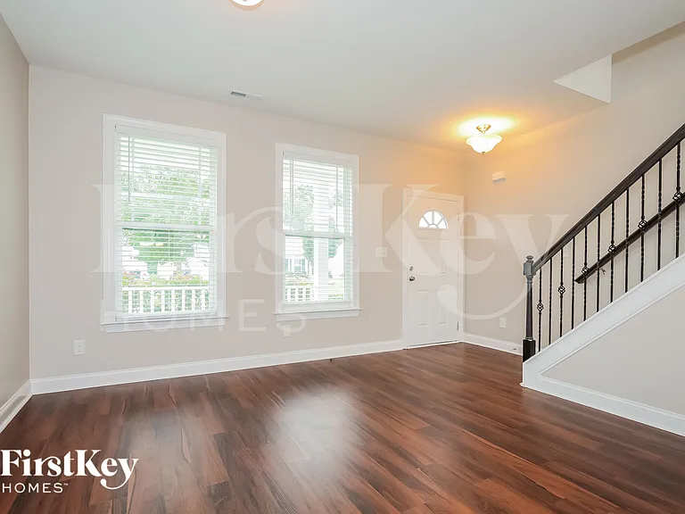121 Wintergreen Ct — Photo 5