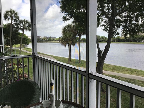 4th image of 2801 N Palm Aire Drive #202