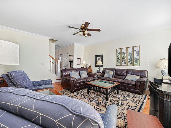 3rd image of 3460 Pampas Dr. #C