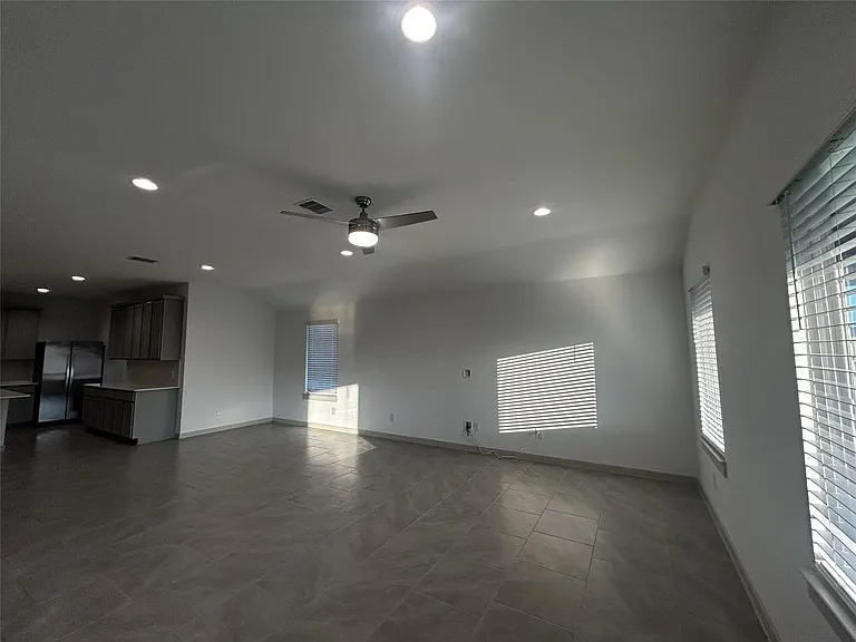 3810 Lila Lake Ln — Photo 21